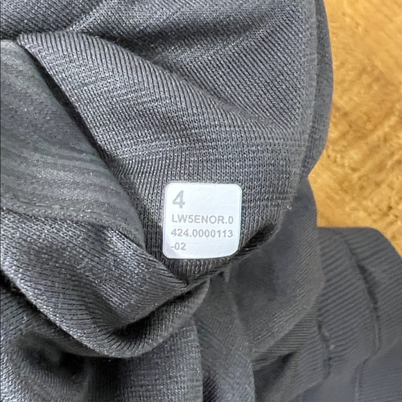 Lululemon Dance Studio Mid Rise Pant Gray Stripe Womens Size 4 Like New - Picture 9 of 9